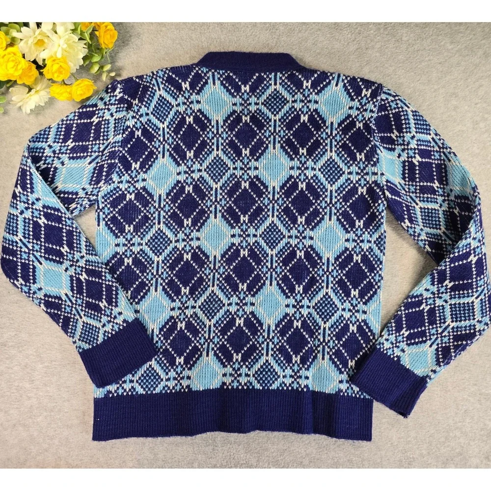 Vintage 70s Girls Blue Purple Argyle Knit Button Front Cardigan Sweater Medium